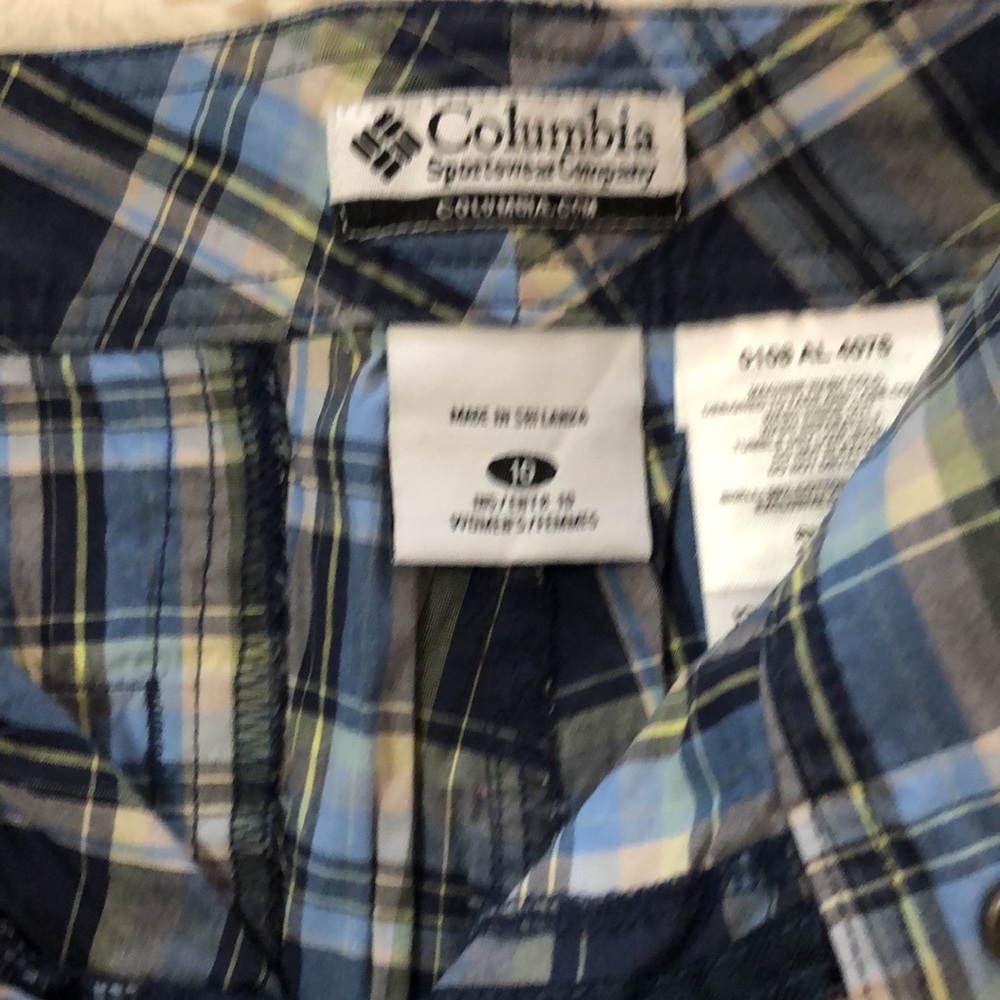 Columbia plaid shorts, EUC (worn 1-2 times) size 10. - Picture 4 of 4